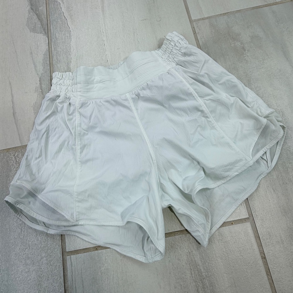 Lululemon Hotty Hot High-Rise Lined Short 4" White LW7AWJT Size 4